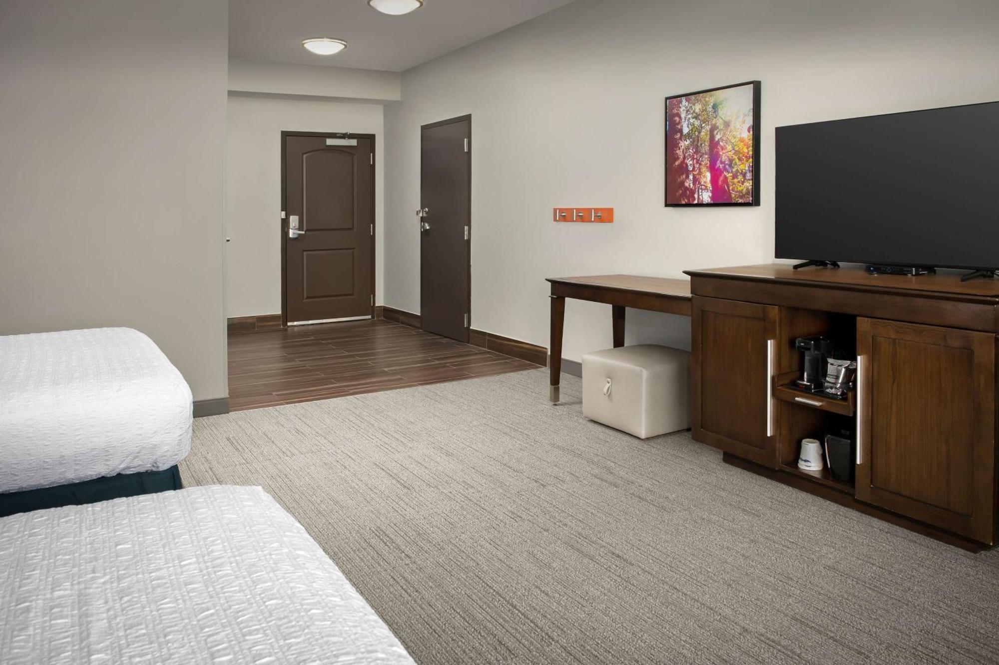 Hampton Inn & Suites Portland/Hillsboro-Evergreen Park Экстерьер фото