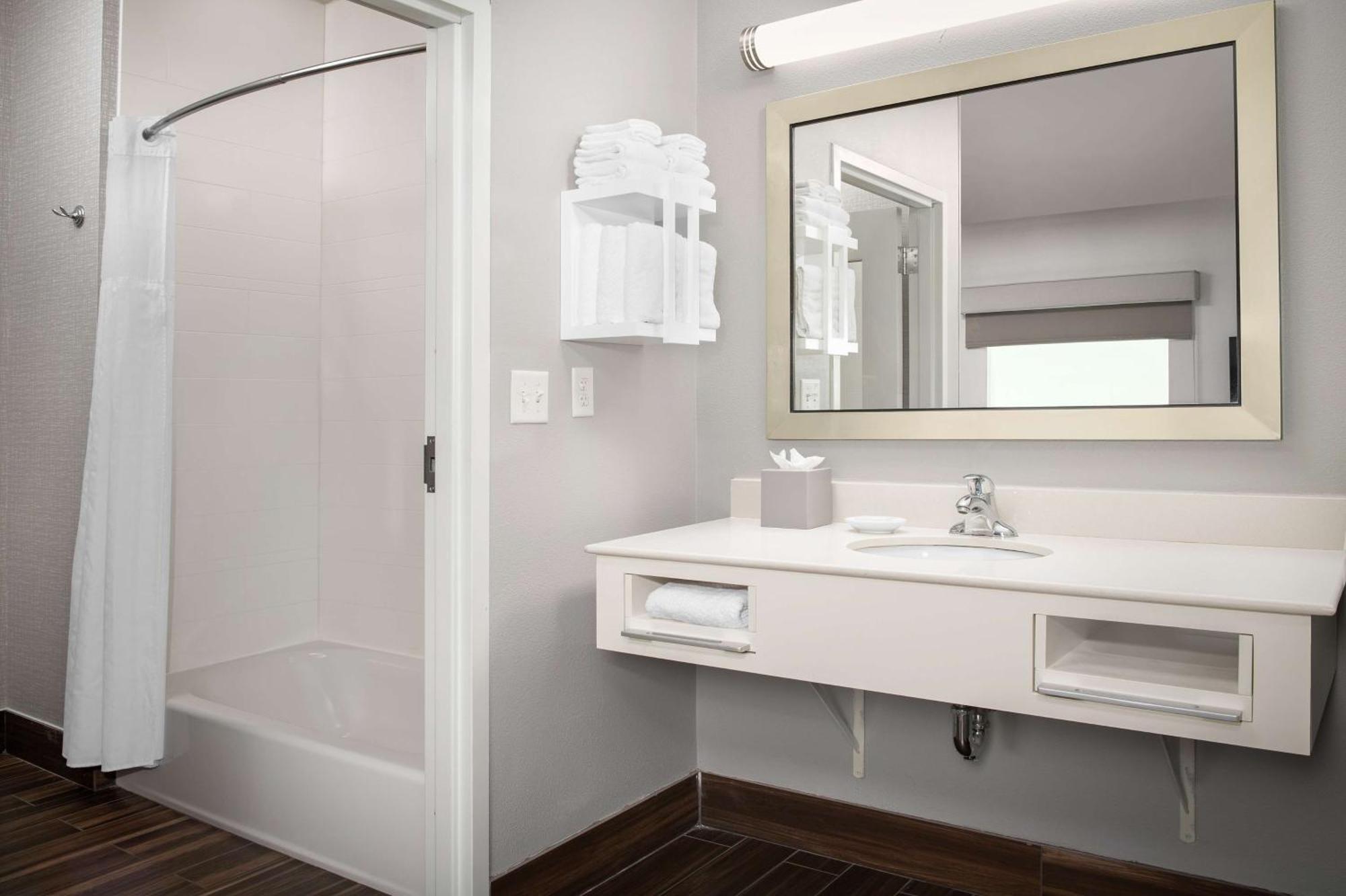 Hampton Inn & Suites Portland/Hillsboro-Evergreen Park Экстерьер фото